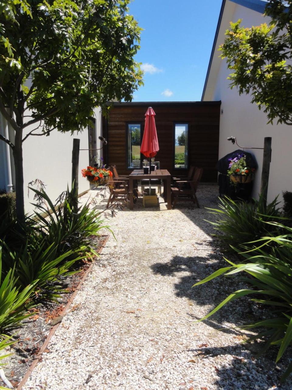 Pine Hill Lodge In Vineyard Mapua Exterior photo
